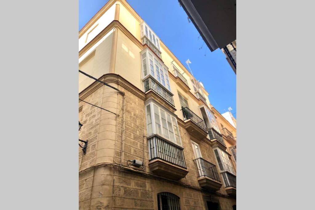 Gatu Premium Villa Libertad, Preferente Mayores De 25 Anos Y Familias Cádiz Exterior foto
